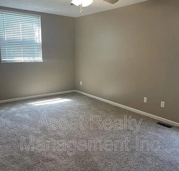 645 Cornerbrook Ln — Photo 7