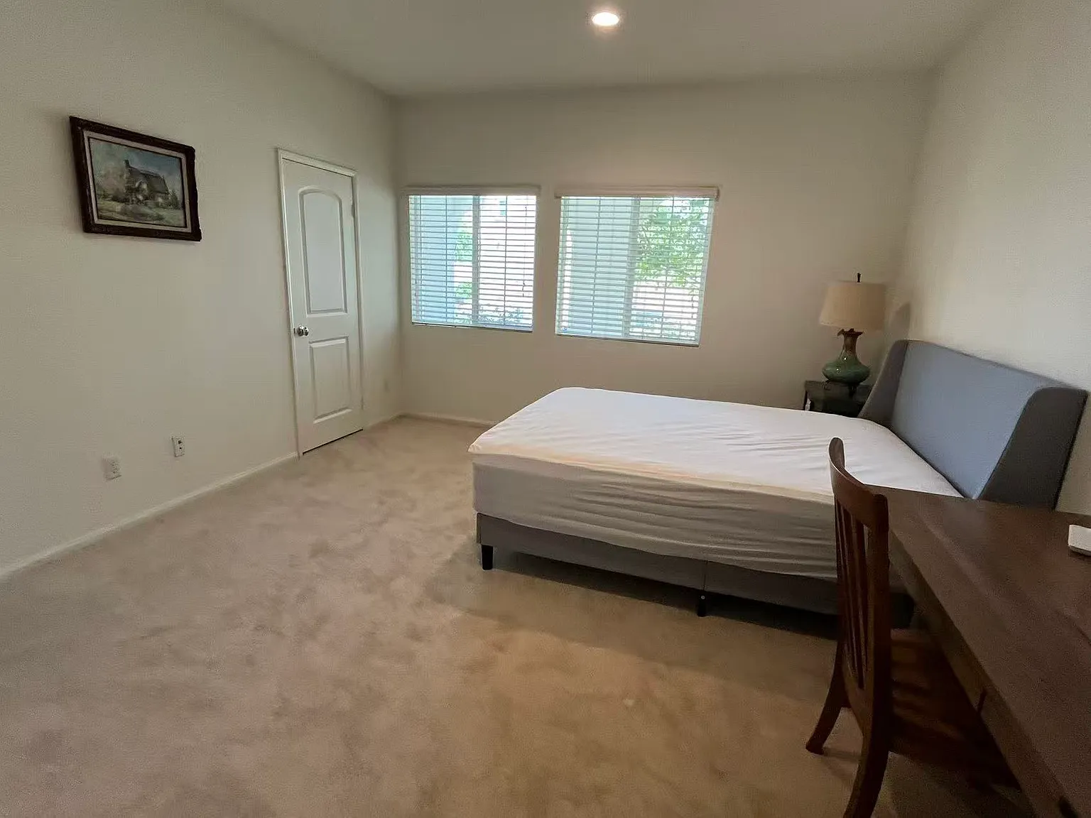 5 bed, 3.5 bath, 2845 sqft, $1,200 — Photo 3