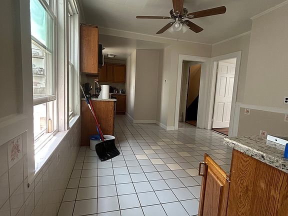 5th image of 15 Phillips St Floor 2