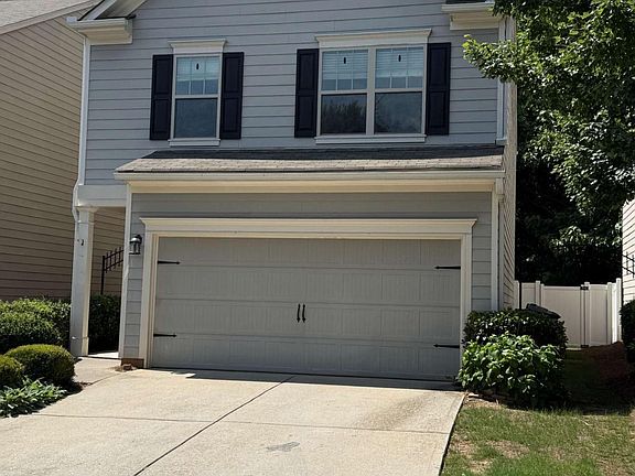 3rd image of 302 Highland Pointe Cir E