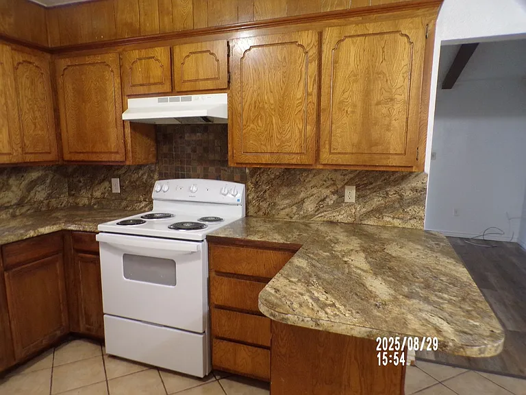 2335 NW 41st St — Photo 3