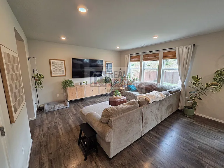 6032 Addison Rd SW — Photo 8