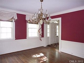 4th image of 212 Forest Hill Ln