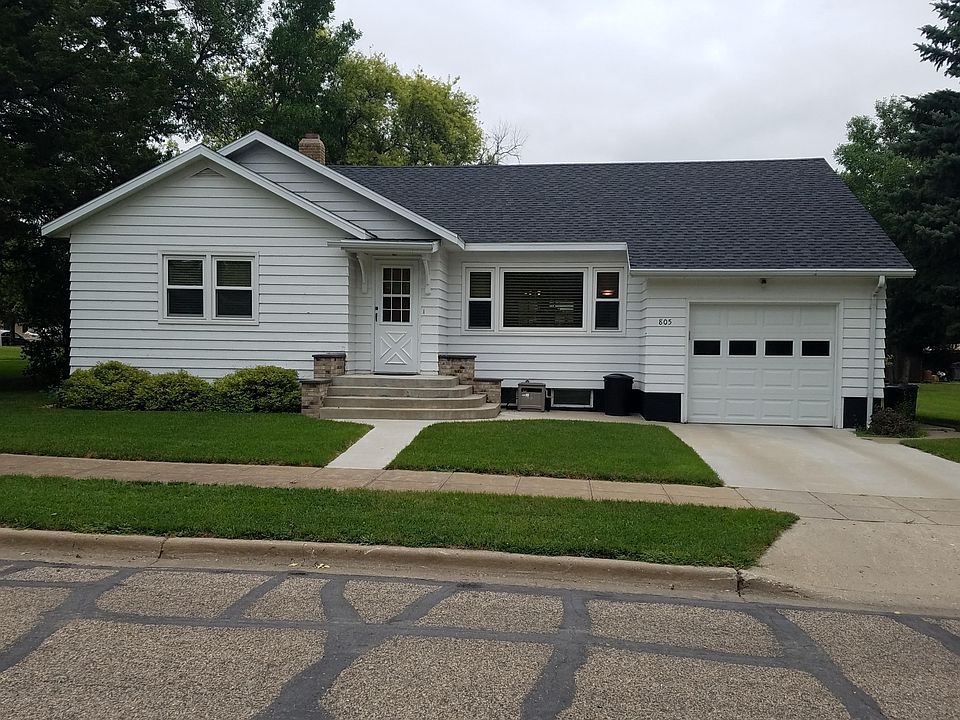 1st image of 805 1st St S
