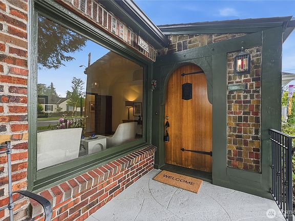 3rd image of 7550 21st Avenue NE