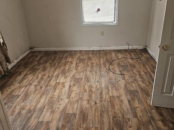 3rd image of 219 West St