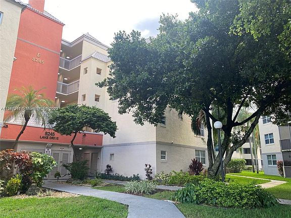 3rd image of 8245 Lake Dr APT 104