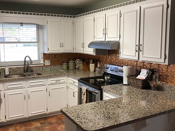 5th image of 321 Chapelwood Dr