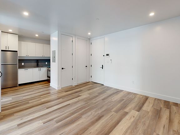 2nd image of 198 Kingsland Ave #2A