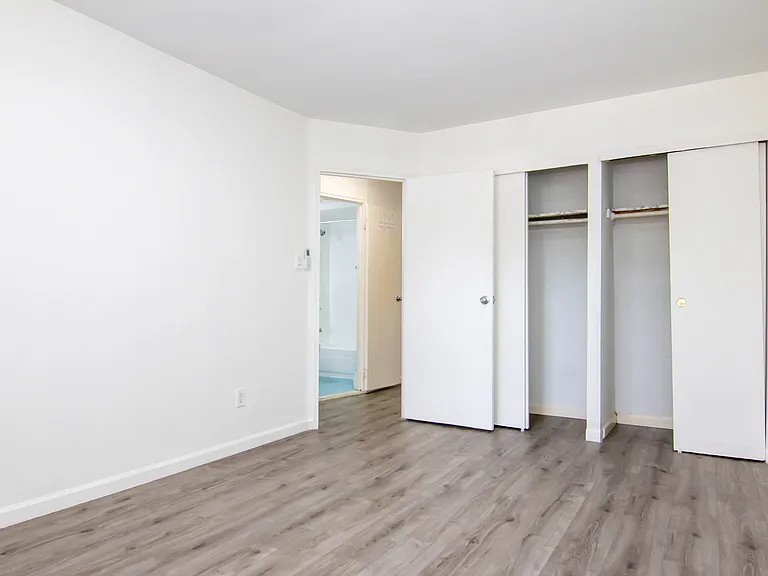 1230 E 68th St #1 — Photo 5
