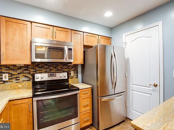 4th image of 5608 Willoughby Newton Dr Unit 32