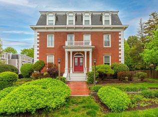 117 High St APT 1, Ipswich, MA 01938