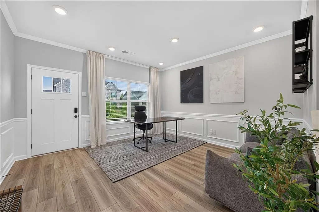 4 bed, 2616 sqft, $3,250 — Photo 4