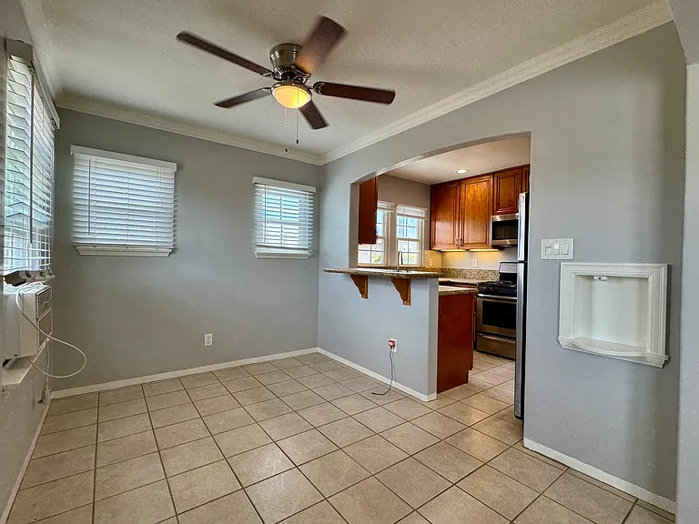 2975 Laurel St #19 — Photo 6