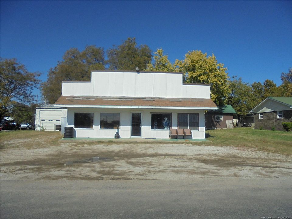 1st image of 802 W Broadway St