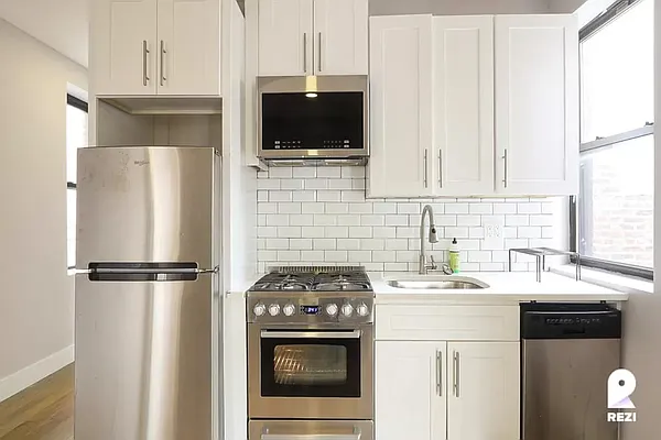 Rented by Empire City Real Estate LLC | media 11