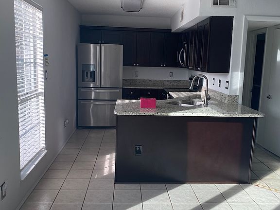 5th image of 408 Woodland Park Cir
