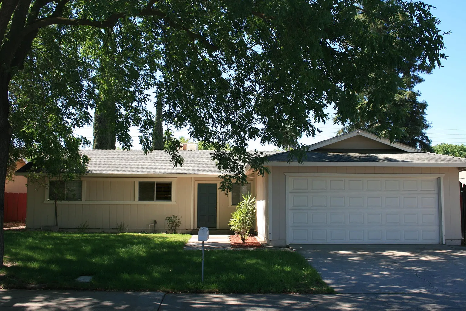 2308 Southridge Dr photo 1