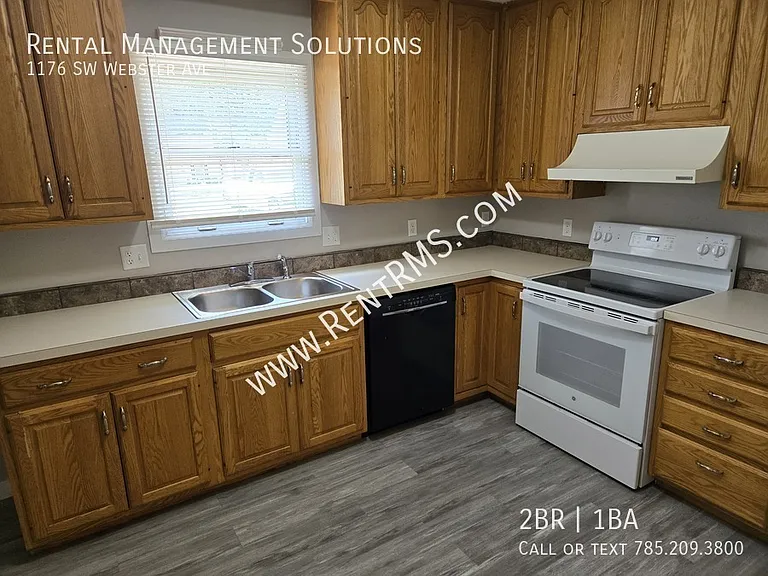 1176 SW Webster Ave — Photo 7
