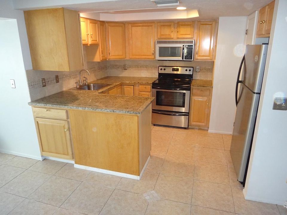 Granite and SS Kitchen