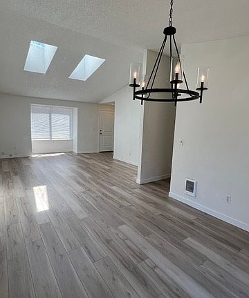 4th image of 14922 To 14924 13th Ave S #14922