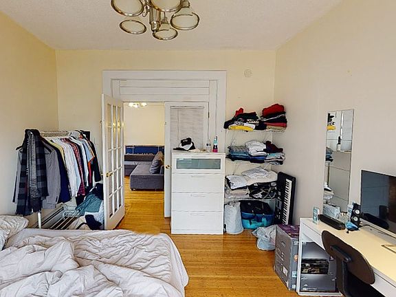 4th image of 382-384 Crown St #3
