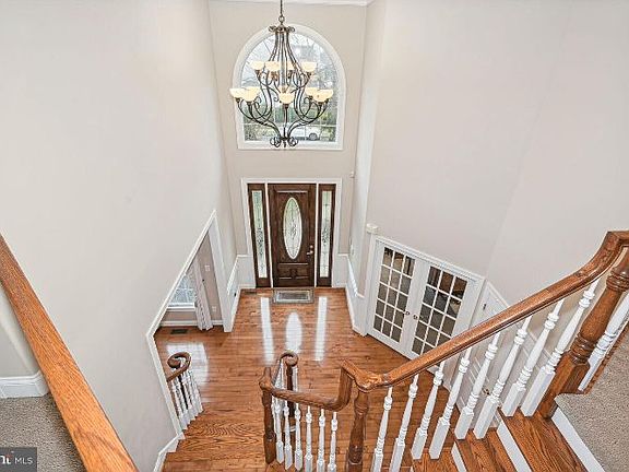 5th image of 48 Manor House Dr