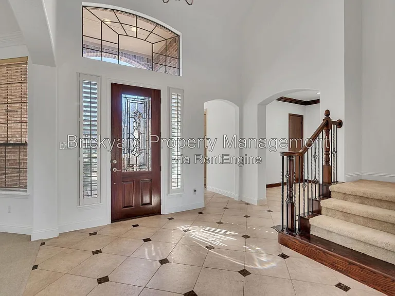 350 Pine Valley Dr — Photo 8