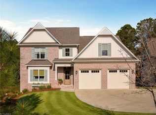 220 Quail Run Dr, Clemmons, NC 27012