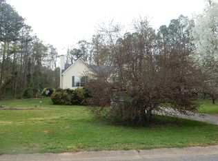 15 Sherwood Dr, Cartersville, GA 30121