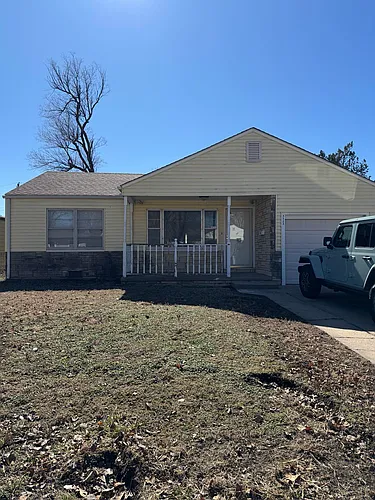 3123 W Mentor Ave Photo 1