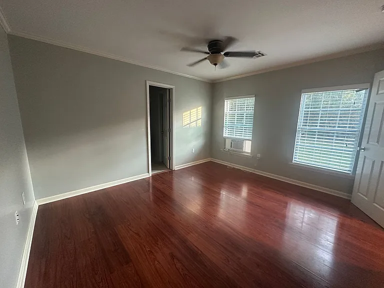 902 Oaklawn Ave — Photo 9