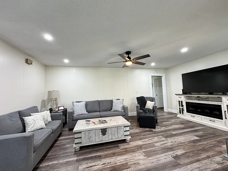 6813 13th Avenue Dr W — Photo 9