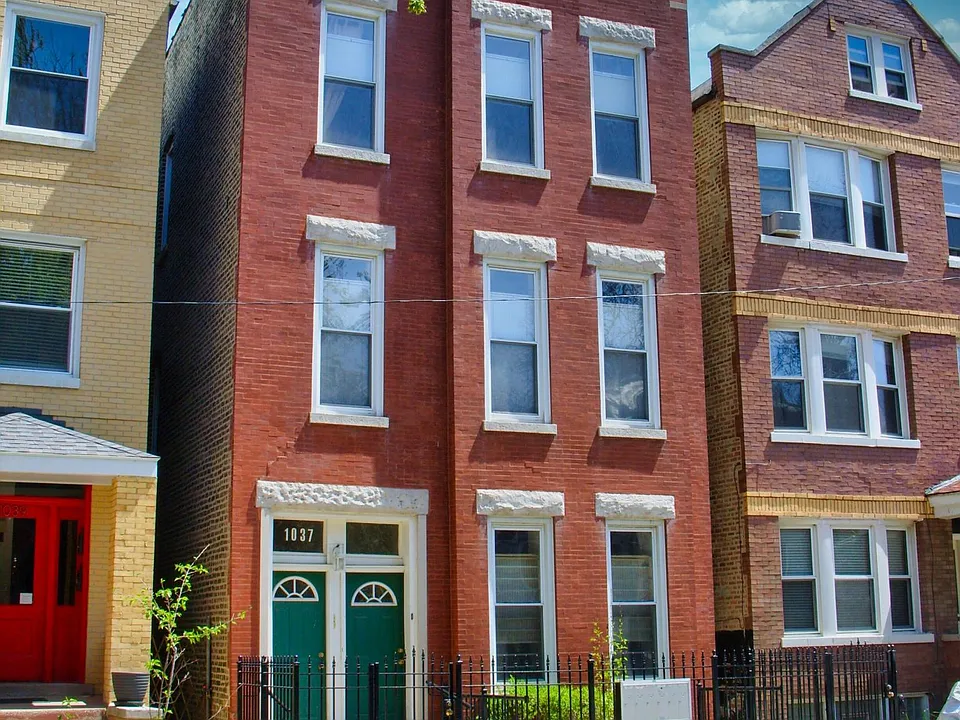 1037 N Wood St #3F