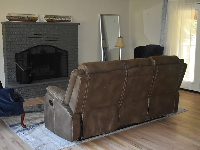 535 E Hanthorn Ave — Photo 13