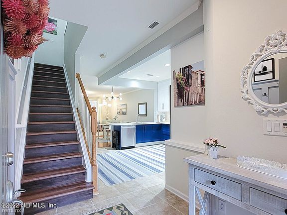 5th image of 4166 Highwood Dr