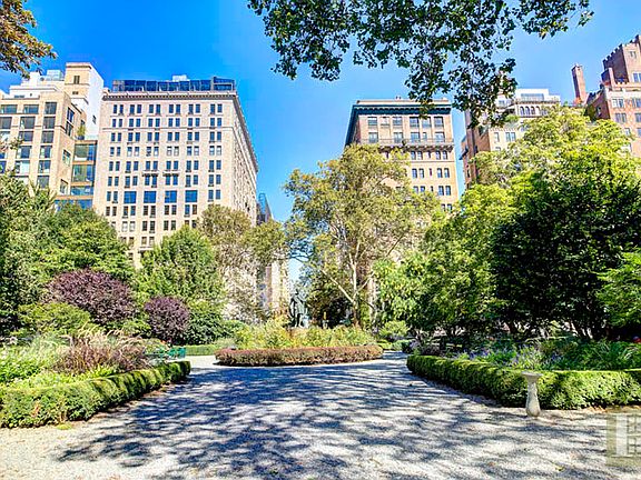 5th image of 26 Gramercy Park S APT 1E