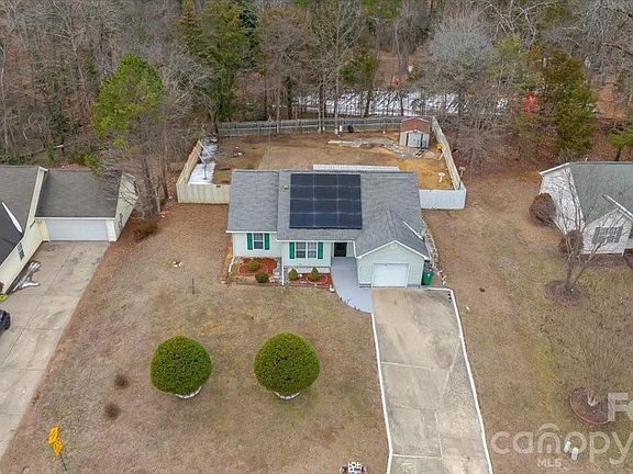 2nd image of 1914 Sloan Dr