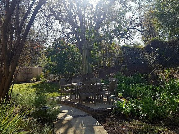 5th image of 1039 Cherry Creek Cir