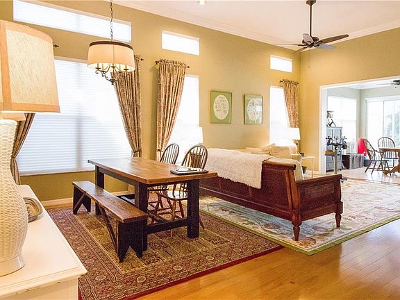 3rd image of 3865 Alamanda Dr