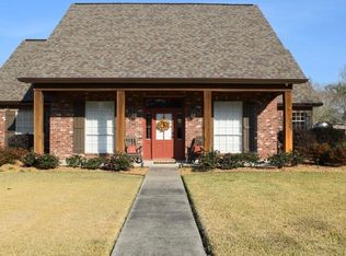 1021 Bear Creek Cir, Breaux Bridge, LA 70517