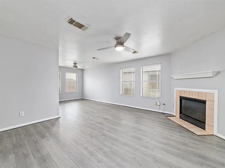 10810 Meadow Walk Ln — Photo 4