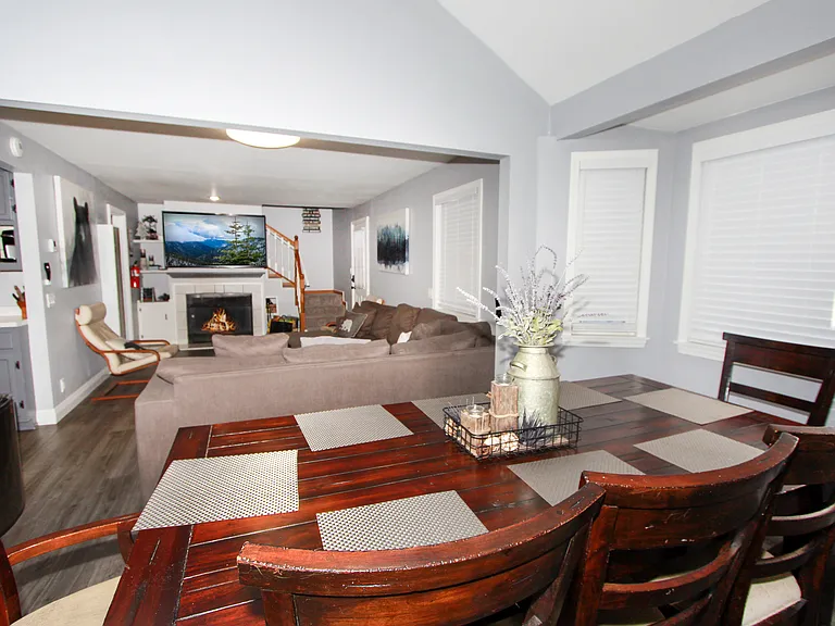 544 Temple Ln — Photo 9