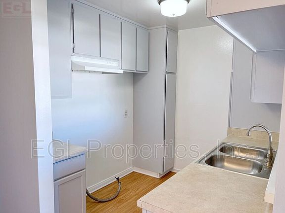 4th image of 400 S Kingsley Dr APT 318