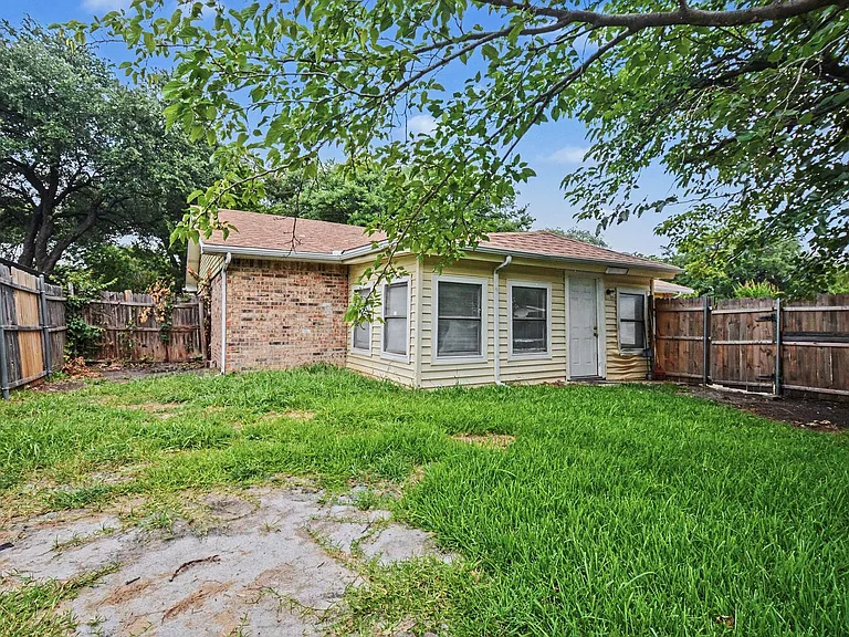 4237 Foliage Dr — Photo 30