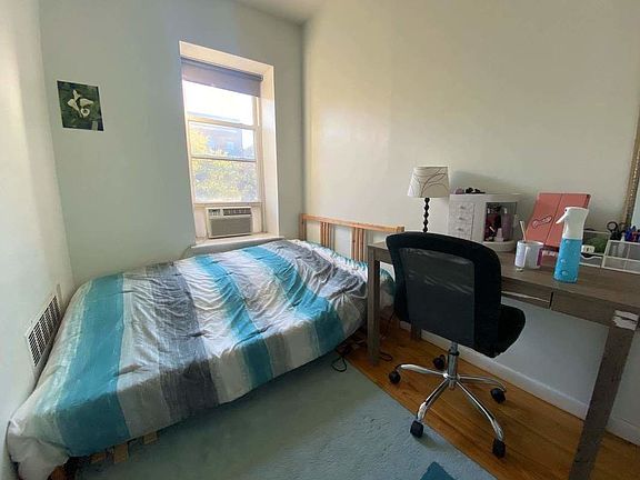 3rd image of 355 Gates Ave #1