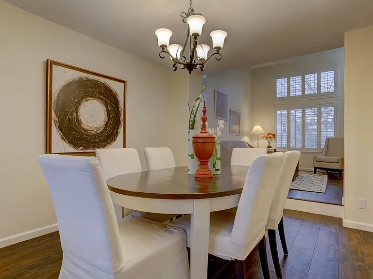 541 Pitkin Way — Photo 5