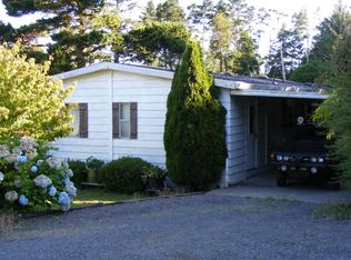 25 Hemlock Pl, Depoe Bay, OR 97341