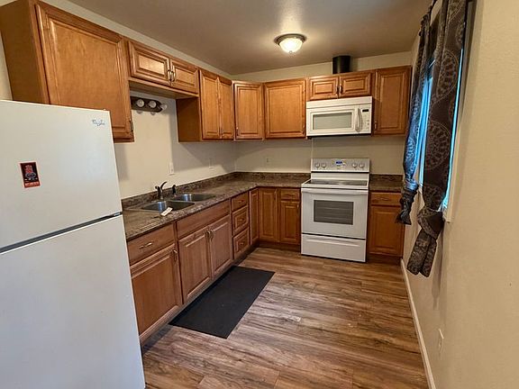 2nd image of 3523 Hurst Rd #C