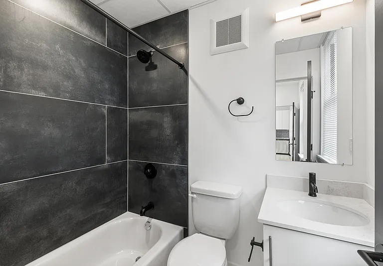 943 Washington Ave #402 — Photo 15